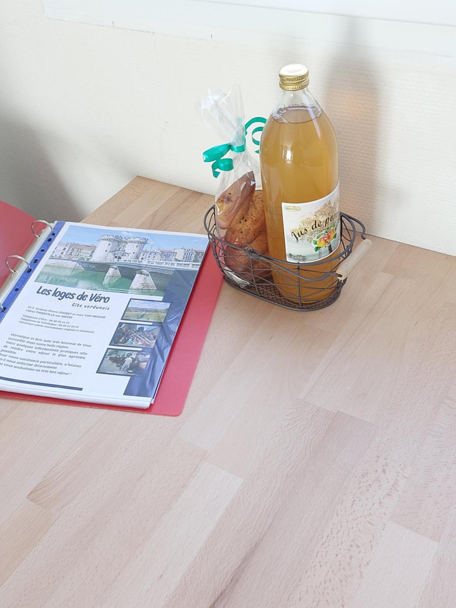 Les Loges De Vero Duplex , Appartement Neuf Classe 3 Etoiles - Garage Velo Et Moto - Parking Prive - 1 Chambre Et Un Canape Convertible - Gere Par Prestazen'Services Thierville-sur-Meuse Екстер'єр фото